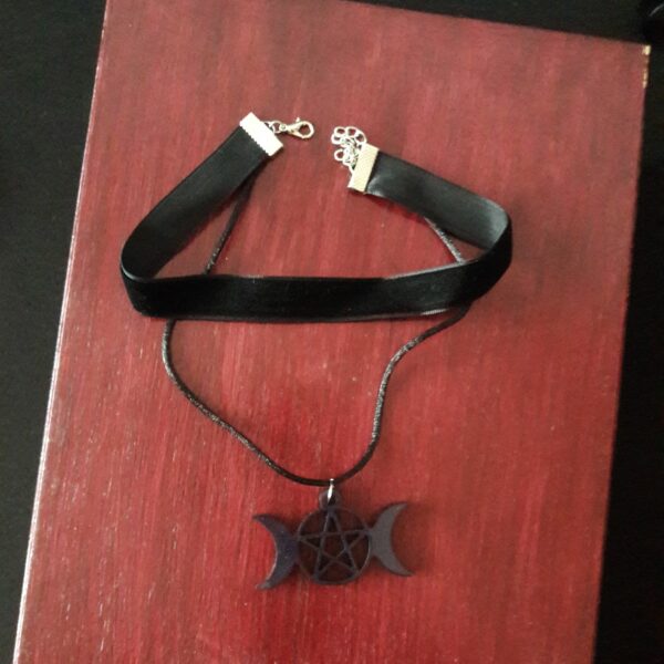 Collier multi-rang triple lune et pentacle, couleur au choix – Image 2