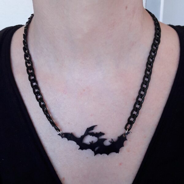 Collier l'envol des chauve-souris, coloris au choix 8