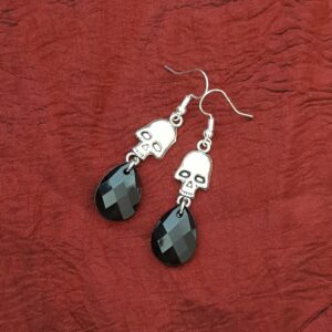 Boucles d'oreilles crânes humain et perles