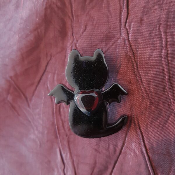 Broche démon chat, violette ou noire 1