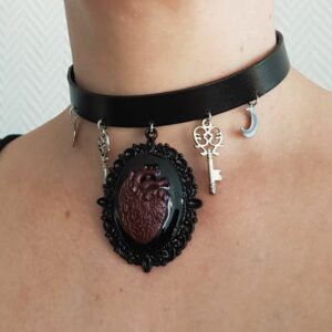 Choker coeur anatomique, clefs et lunes, en cuir véritable