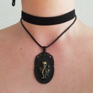 Collier double Kraken façon portrait