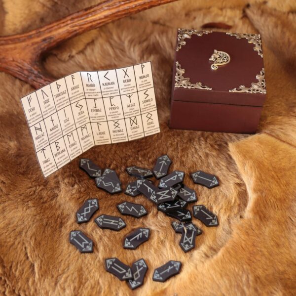 Runes de l'alphabet futhark viking avec sa boite de rangement en bois – Image 4
