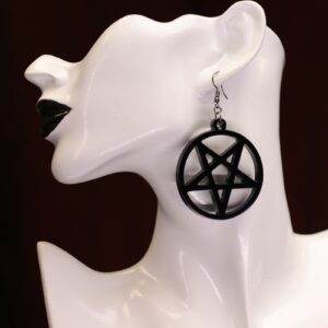 Boucles d'oreilles grand pentacle noir inversé