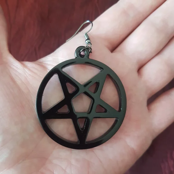Boucles d'oreilles grand pentacle noir inversé – Image 3