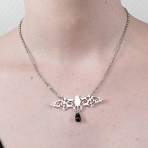 Collier chauve souris argenté avec perle