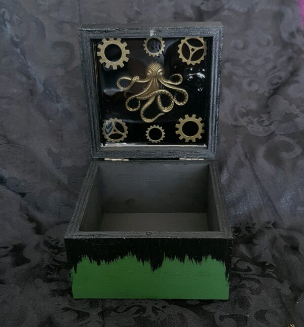 Boîte cadeau avec 2 parures "Dans les rouages du Kraken" – Image 3