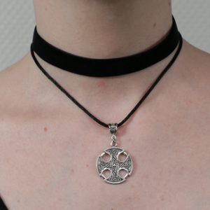 Collier multi-rang croix celtique