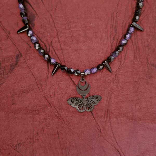 Collier papillon et lunes, violet et noir 7