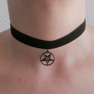 Ras de cou Baphomet avec pentacle inversé, en velours noir et acier inoxydable.