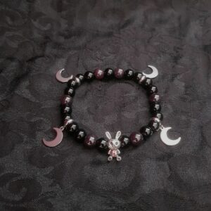 Bracelet lapin zombie, en onyx et grenat