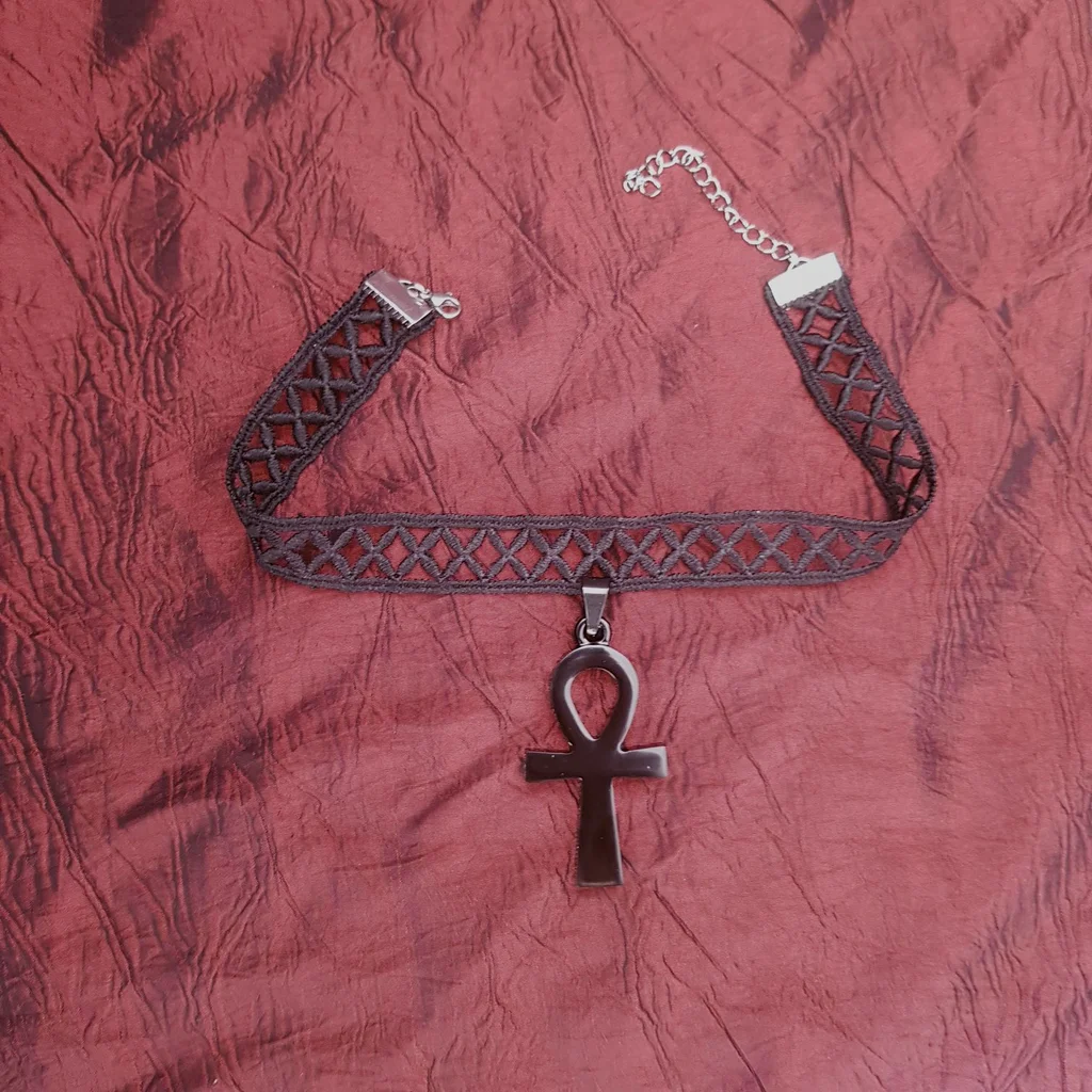 Ras de cou noir croix de Ankh