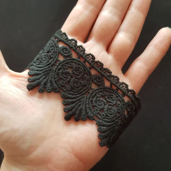 Tour de cou en dentelle large