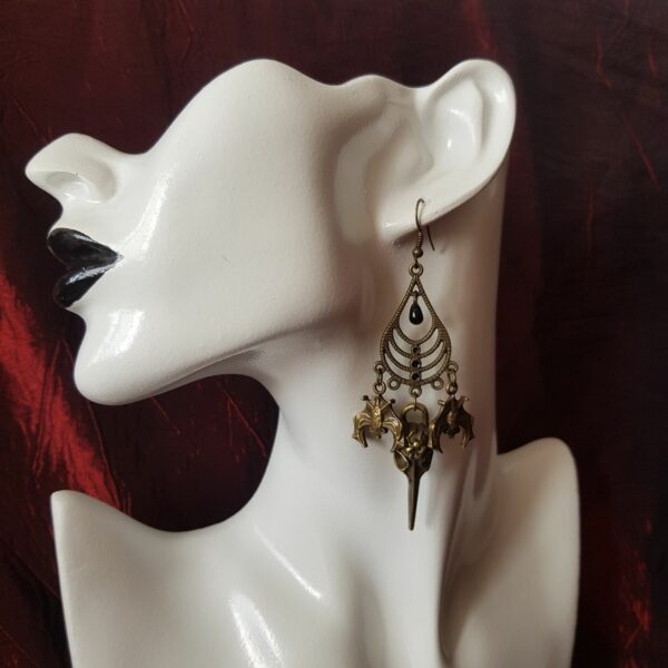 Boucles d’oreilles crâne de corbeau et chauve-souris 1