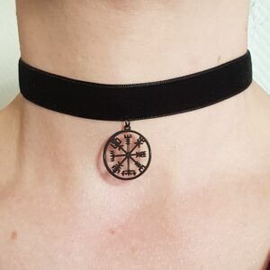 Ras de cou Vegvisir, boussole viking