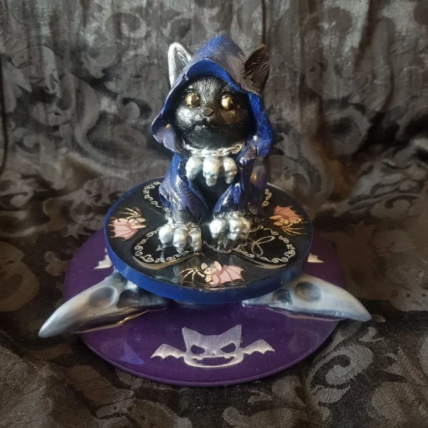 Blue Witchy Kitty, décoration witchy gothique de chat sorcier