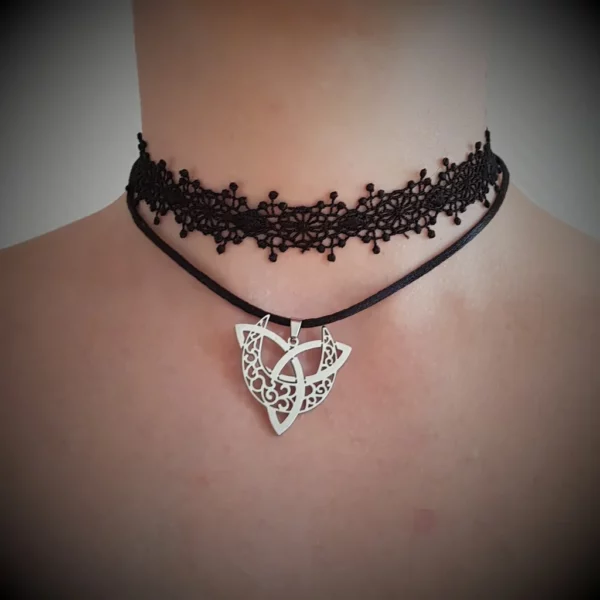 Choker double triquetra et lune