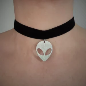 Collier ras de cou Alien