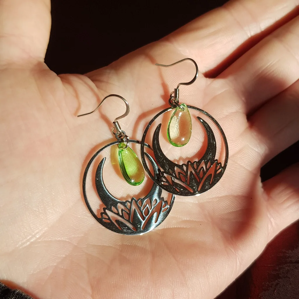 Boucles d'oreilles fleur de lotus et lune