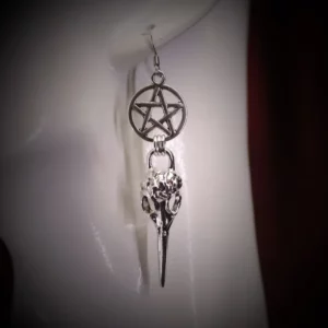 Boucles d'oreilles pentacle et crâne de corbeau