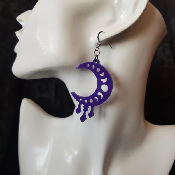 Boucles d'oreilles lune avec ses phases, en version violette