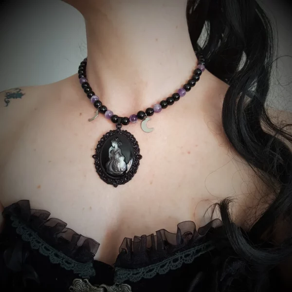 Collier d'onyx avec pendentif camé