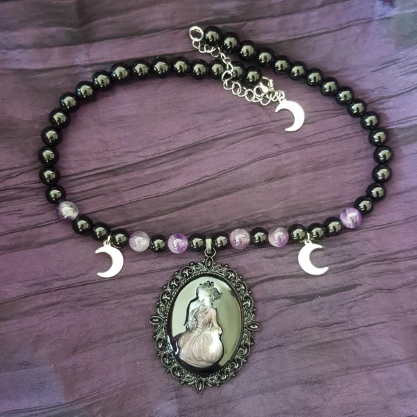 Collier d'onyx avec pendentif camé