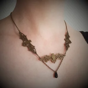 Grand collier chauve souris avec perle