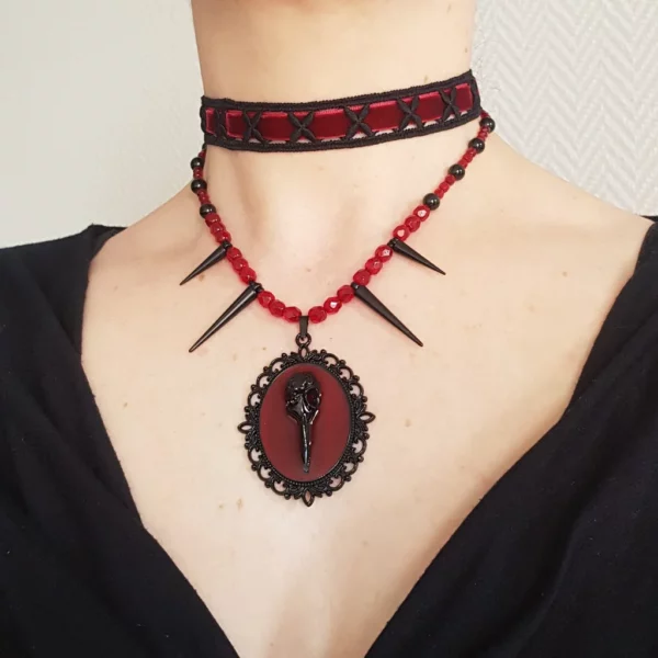 Collier double crâne de corbeau noir