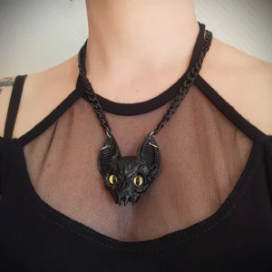 Collier tête de chauve-souris avec yeux, de style gothique witchy