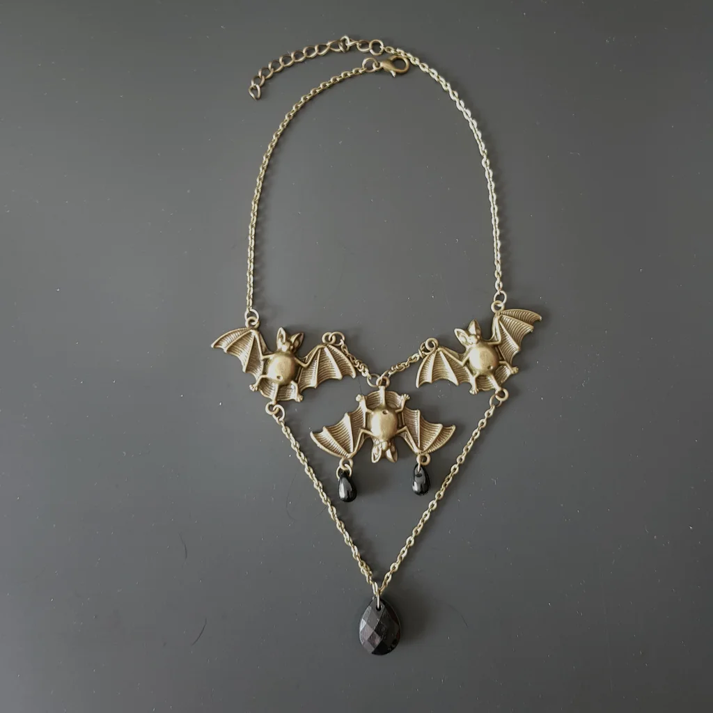 Collier chauve-souris avec perles