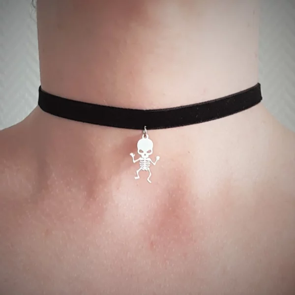 Ras de cou avec pendentif squelette en inox