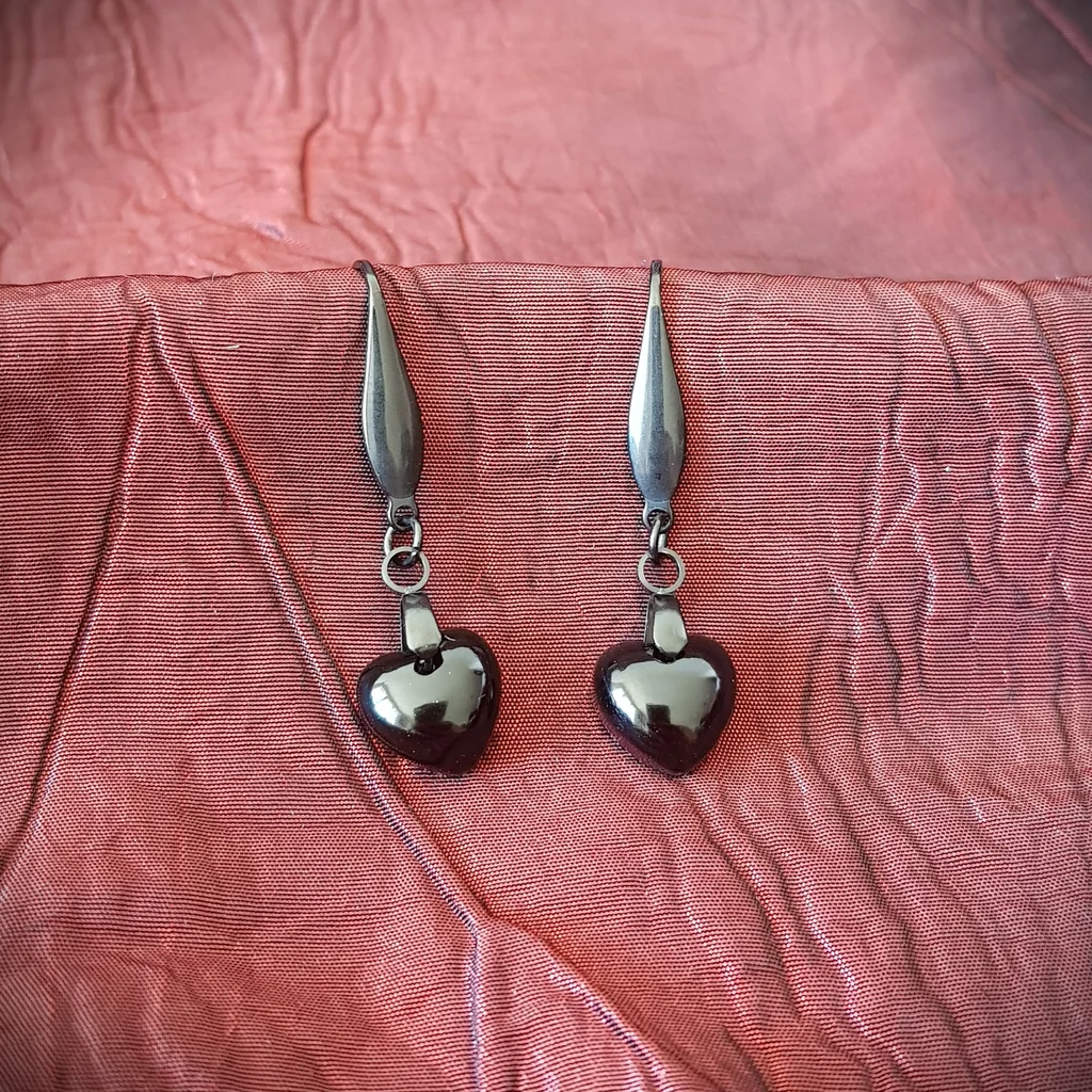 Boucles d'oreilles coeur noir