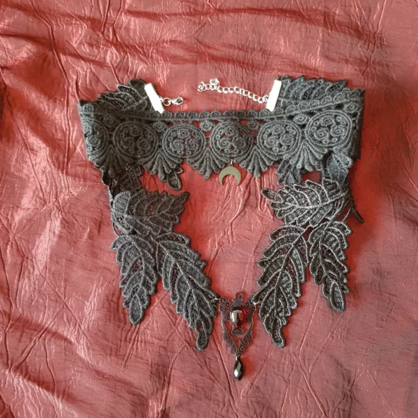 Collier gothique en dentelle large noire – Image 2
