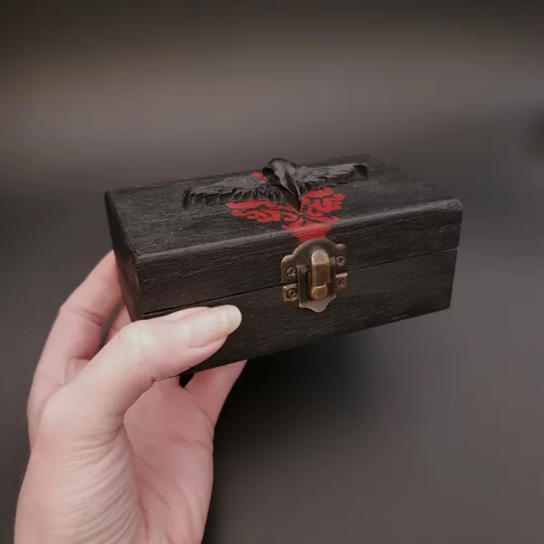Boîte en bois décorée Corbeau