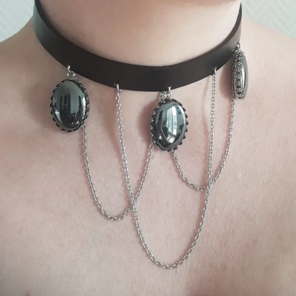 Ras de cou en cuir avec chaines et hématites – Image 2