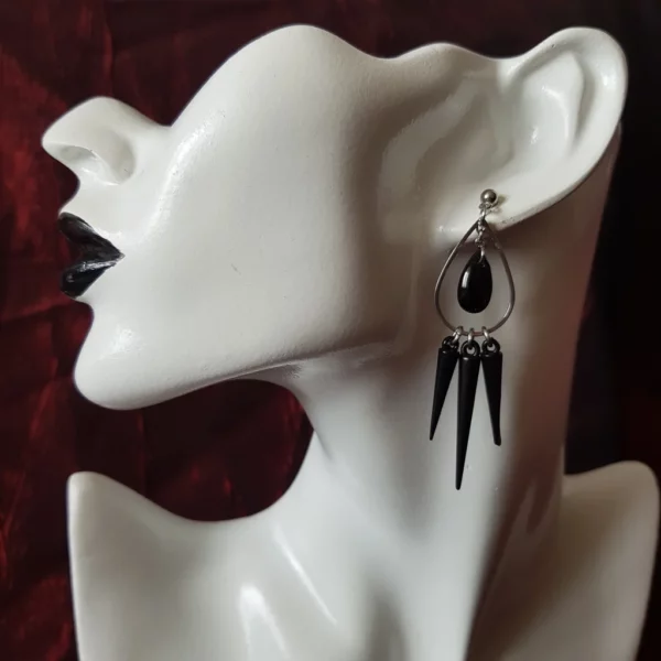 Boucles d'oreilles pique spike noire – Image 2