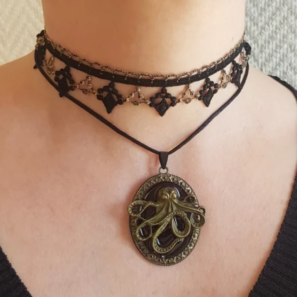 Collier steampunk en dentelle avec pendentif – Image 3