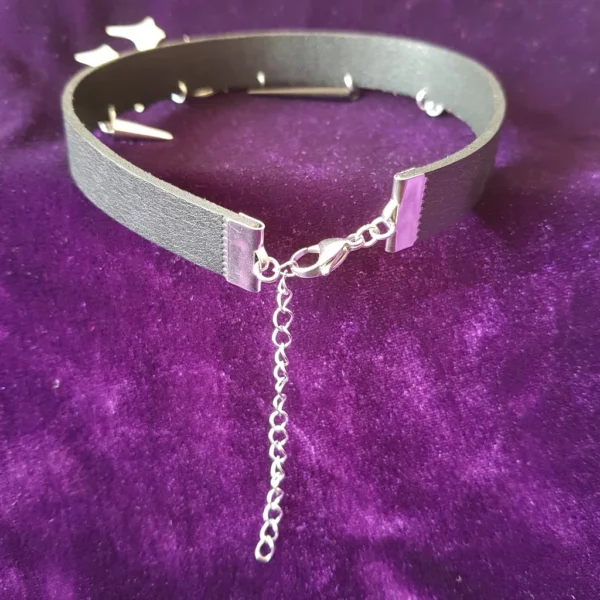 Collier en cuir avec croix inversée et pentacle – Image 4