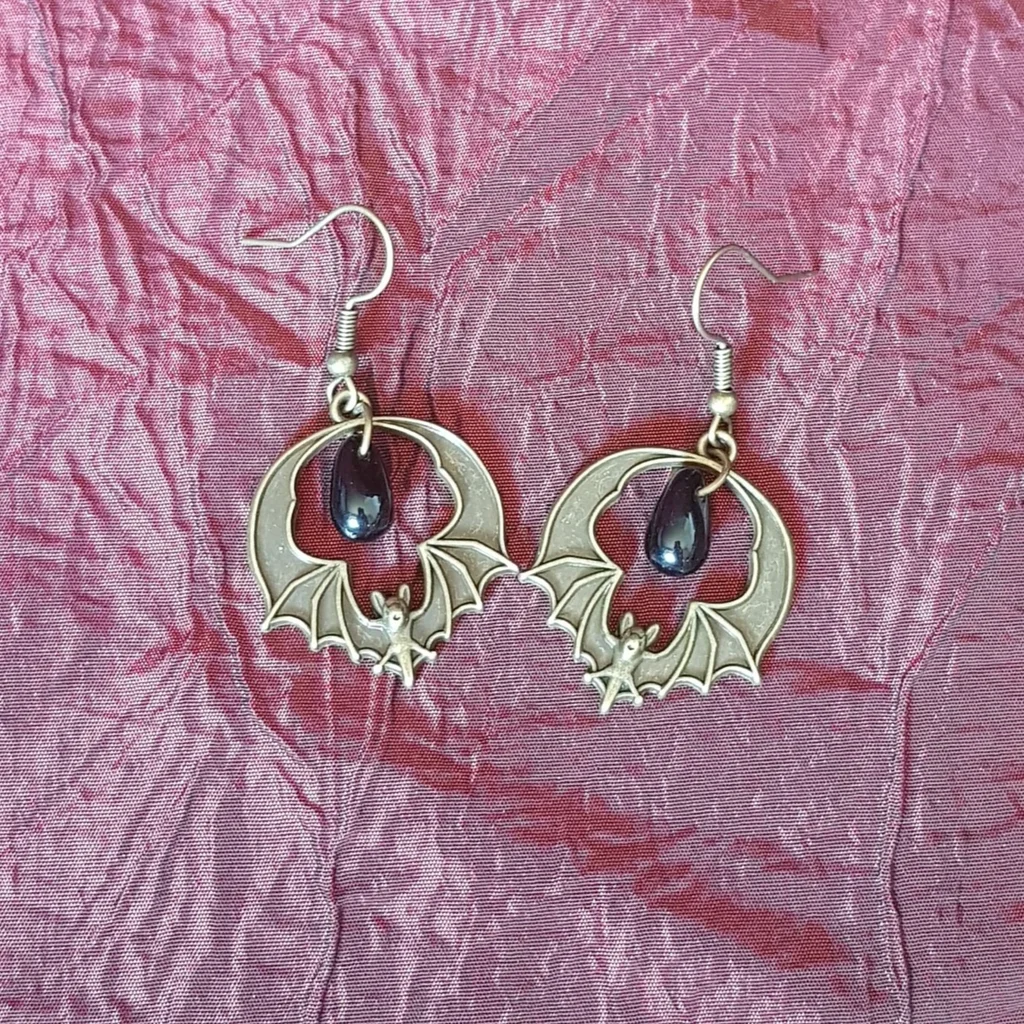 Boucles d'oreilles chauve-souris et perle