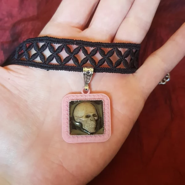 Collier gothique lolita tête de mort